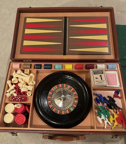 VINTAGE LOWE 1944 SUITCASE GAME SET: CHESS, CHECKERS, BACKGAMMON, ROULETTE ETC.