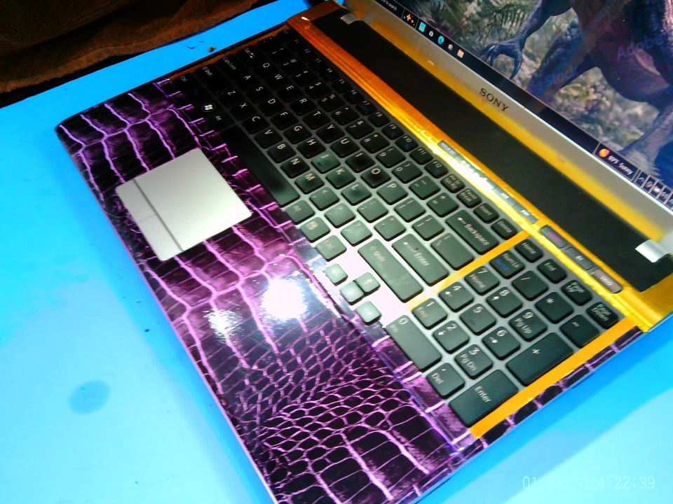 Sony Vaio NEO RAPTOR vpcf 136fm,1.73-2.93ghz-i7,250ssd,16gb,16.4" bluray hd - Image 3 of 4