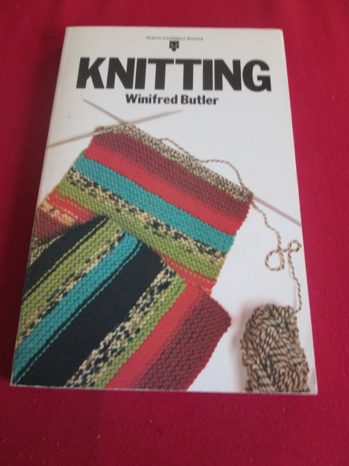 TEACH YOURSELF BOOKS: KNITTING BY WINIFRED BUTLER 1979 FIRST PB