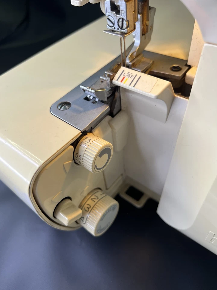 Baby lock serger eclipse BLE1 DX serial- k9106982 color-white - Image 2 of 2