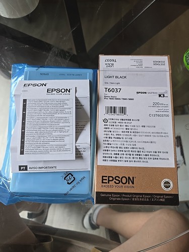 GENUINE EPSON T6037 LIGHT BLACK 220ml INK STYLUS PRO 7800 7880 9800 9880 - 第 1/2 張圖片