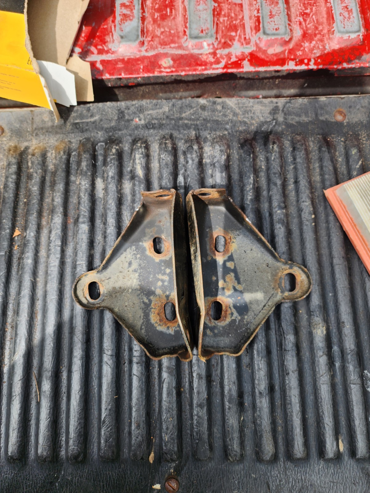84-96 Jeep Cherokee XJ Front Bumper Brackets Mount Bracket OEM PAIR Comanche MJ