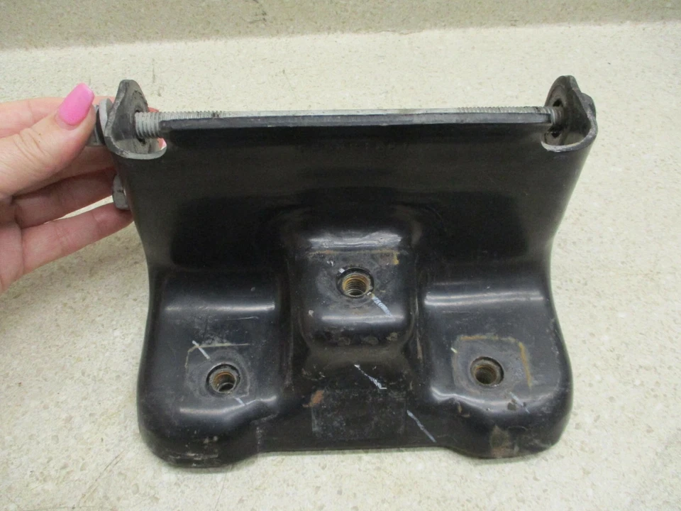 15113849 99 a 07 Silverado Sierra 4x4 Soporte de montaje del motor izquierdo OEM Foto 3 de 4