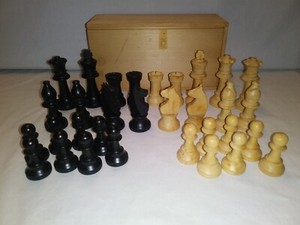 Vintage Carved Wood Staunton 32 pc. Chess Set w/ Box 3.375” King.