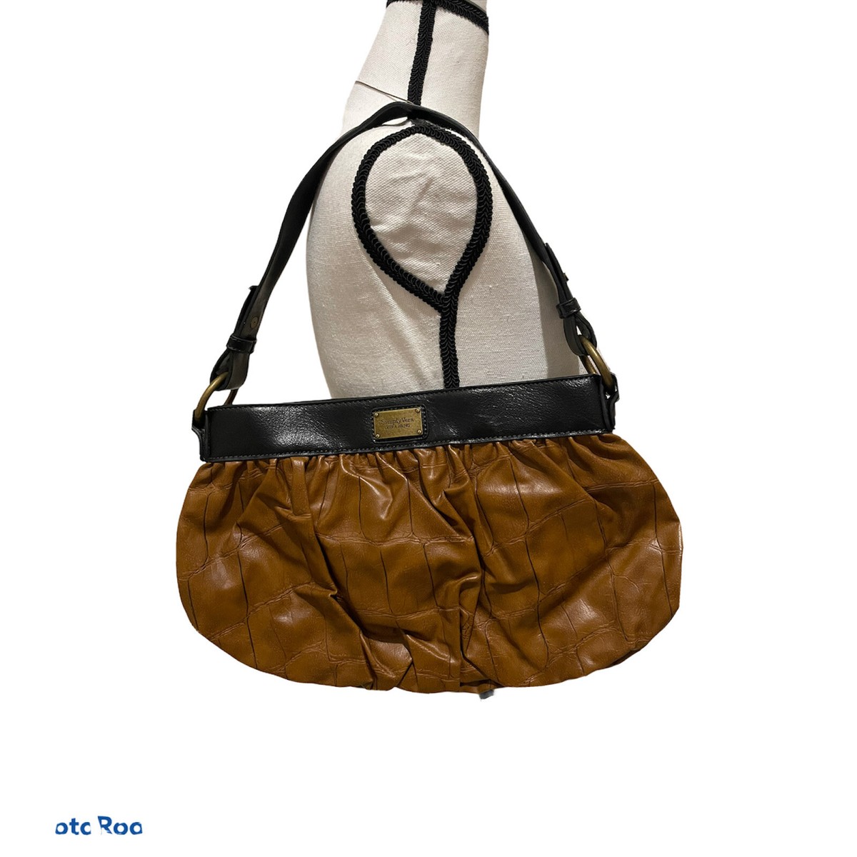 Simply Vera Vera Wang NWOT Brown w Black Purse /Metal Snap closure