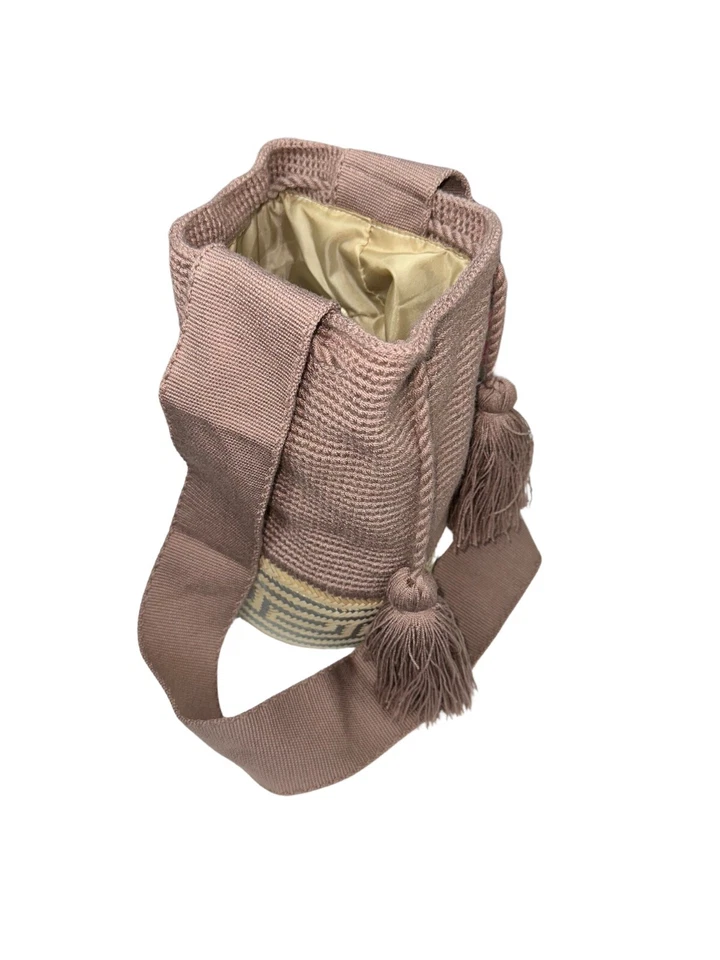 Mochila Colombiana Auténtica WAYUU Hecha a Mano Bolso Bandolera Mejor Paja Malva NUEVO Foto 2 de 4