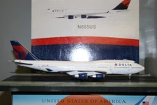 Inflight200/Aviation200 1:200 Delta Airlines Boeing 747-400 N665US (AV2744003)