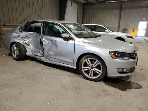 Passenger Right Headlight Halogen Fits 12-15 PASSAT 2749649