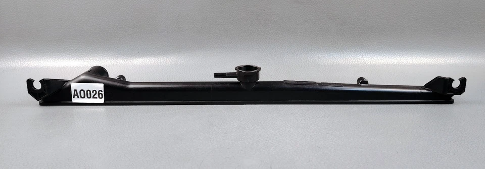 NISSAN DATSUN HARDBODY D21 NA16S RADIATOR UPPER TANK ASSEMBLY 2141273P00 - Image 4 of 4