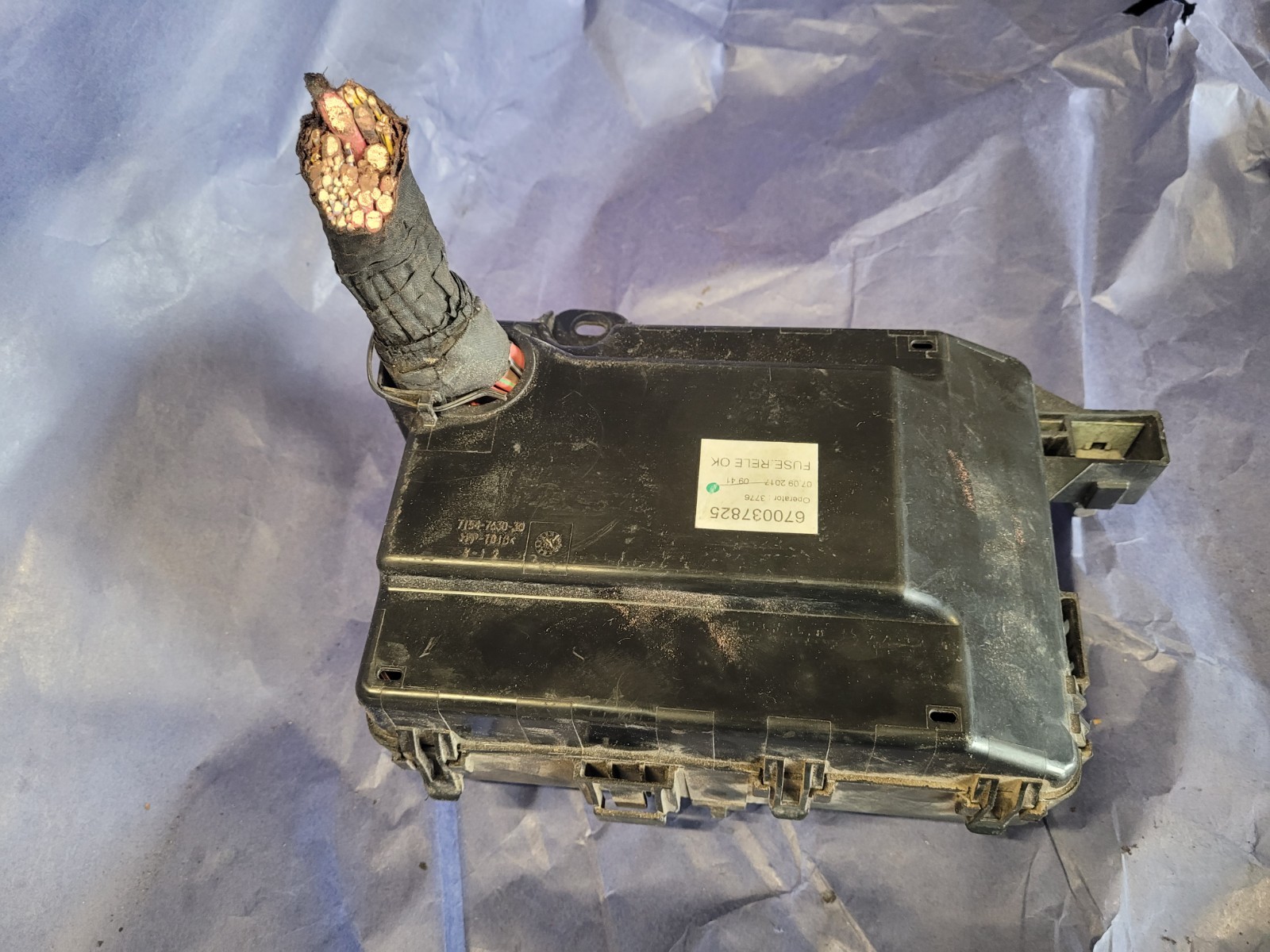 2014-2018 Maserati Ghibli 3.0L AT Gransport Engine Fuse Box 670037825 - OEM