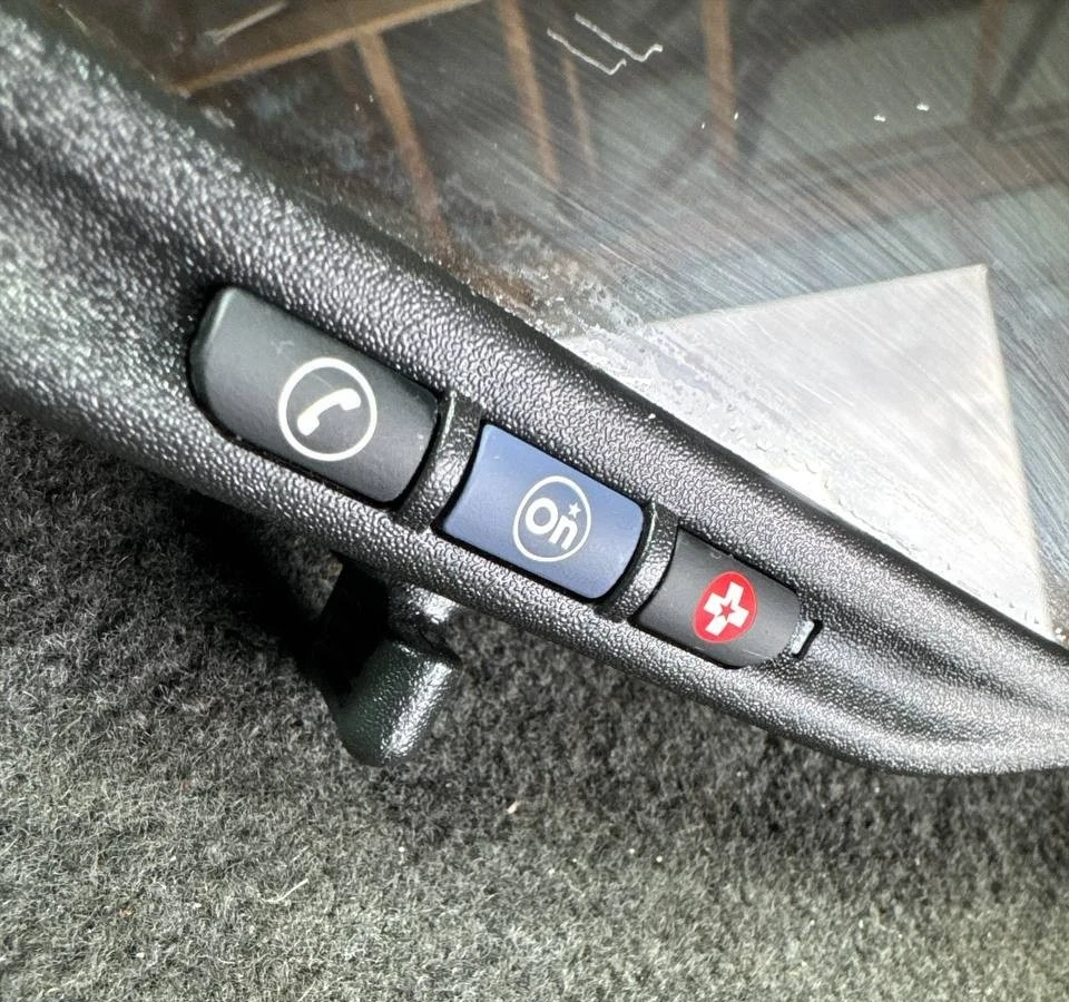 2007 - 2013 GMC Acadia GM Rear View Mirror with On Star 015885 OEM - Image 2 of 4