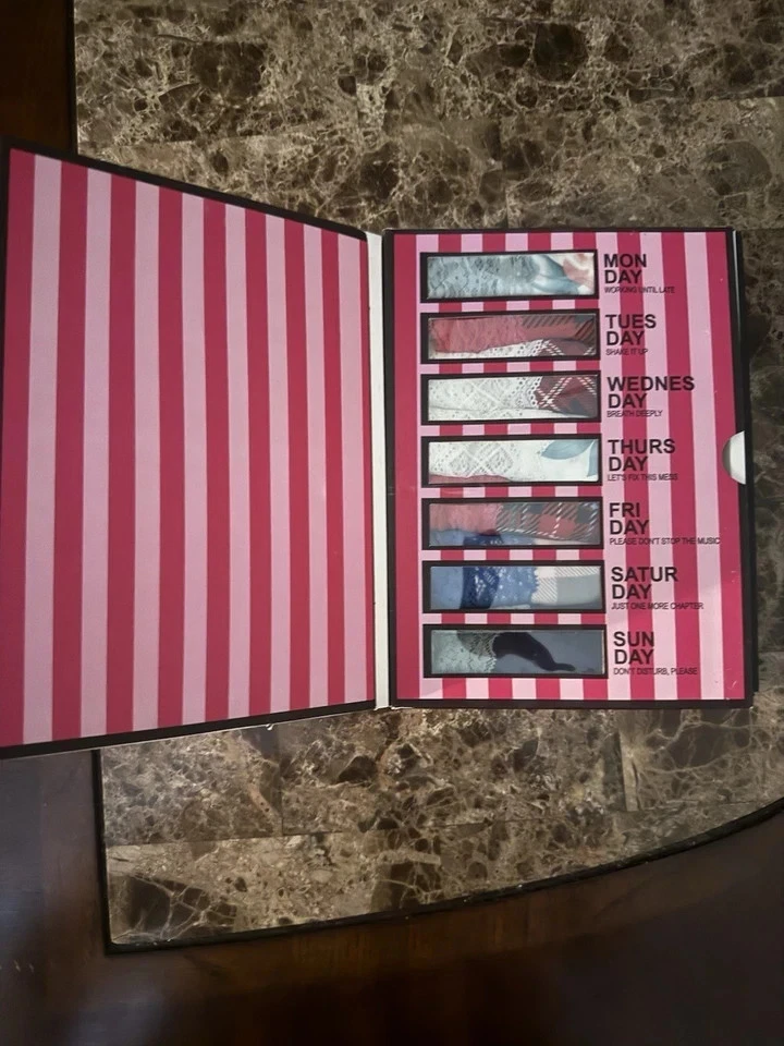 Bragas Victoria's Secret, paquete descarado de 7 días, colores y diseños surtidos Foto 2 de 2