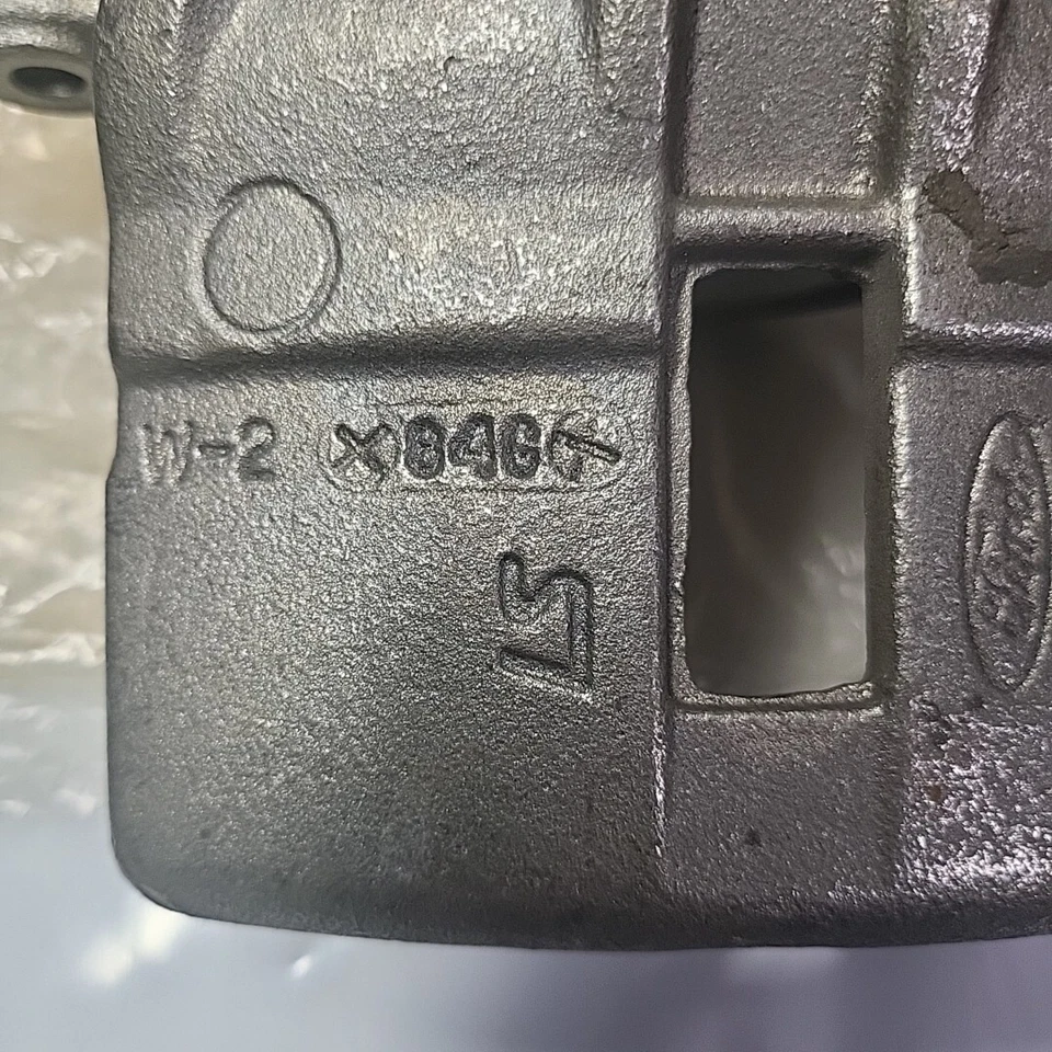 Pinza de freno delantera izquierda Ford 1993-94 Lincoln Continental Mercury Sable Taur OEM Foto 2 de 4