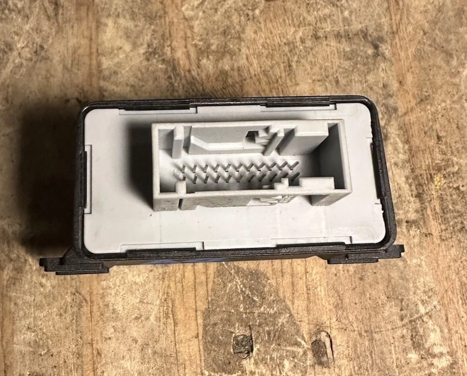 Блок управления диапазоном фар 2012 Audi A4 Quattro от оригинального производителя 4H0907357B - Изображение 3 из 4