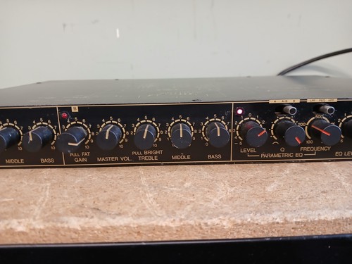 Yamaha PG1 rack mount guitar preamplifier with pedal - Picture 6 of 8