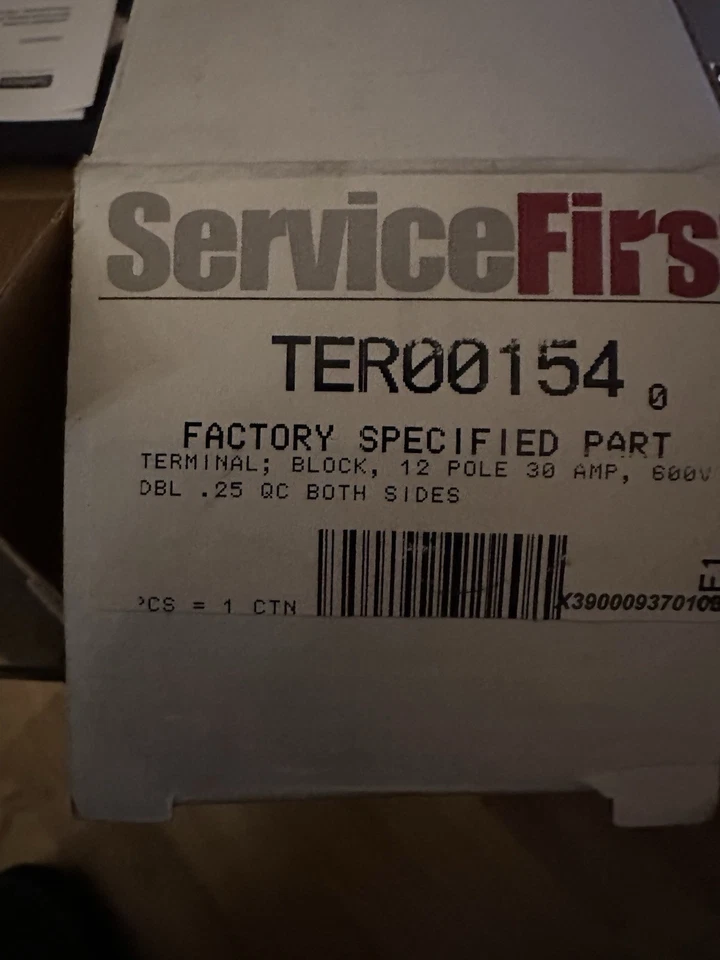 12 Pole Terminal Block 30 AMP - Image 2 of 2