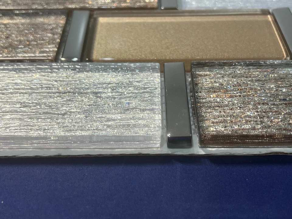 NY13N Silver/Gold Glass Mosaic Tile Kitchen Bathroom Backsplash, 7 sheets - Image 4 of 4