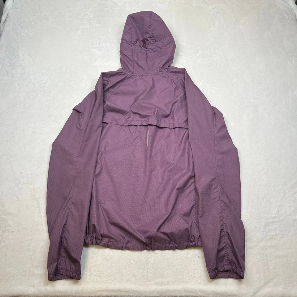 Chaqueta cortavientos Nike para correr para mujer mediana con capucha atlética pista púrpura Foto 3 de 4