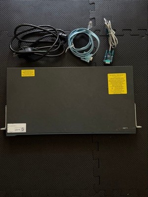 Cisco Catalyst 2960 Plus 48TC-L Tested Switch mit CCNA CCNP Study Book