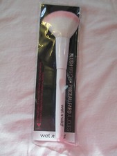 Cepillo de rubor WET N WILD #615908