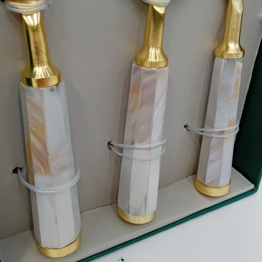 Oliver Bonas Cheese Knives Mother of Pearl Boxed FLT07HR eBay