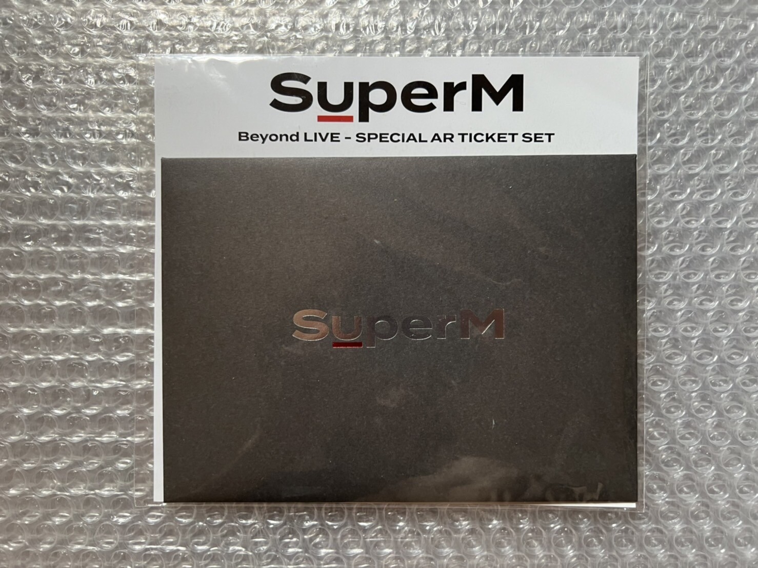 SuperM アメリカツアー テヨン ネームタグ 入場 トレカ SuperM アメリカ限定グッズ LPサイン入りミニポスター テヨン - メルカリ