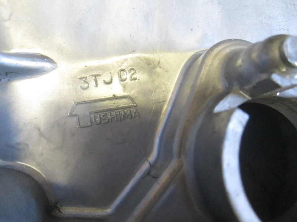 1995 - 2007 YAMAHA YZF600R  OIL PAN ( STRAINER COVER ) 4YR-13417-00-00 ( GOOD ) - Image 3 of 4