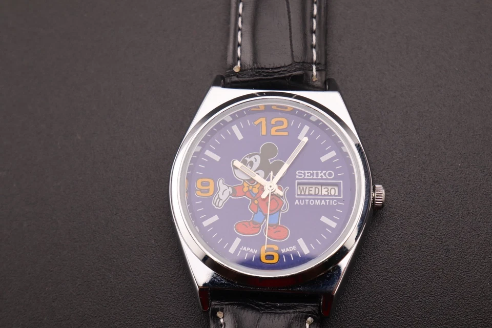 Vintage Seiko Mickey Mouse Automatic Men's Wrist Watch, Day / Date- Japan Made - Image 4 of 4