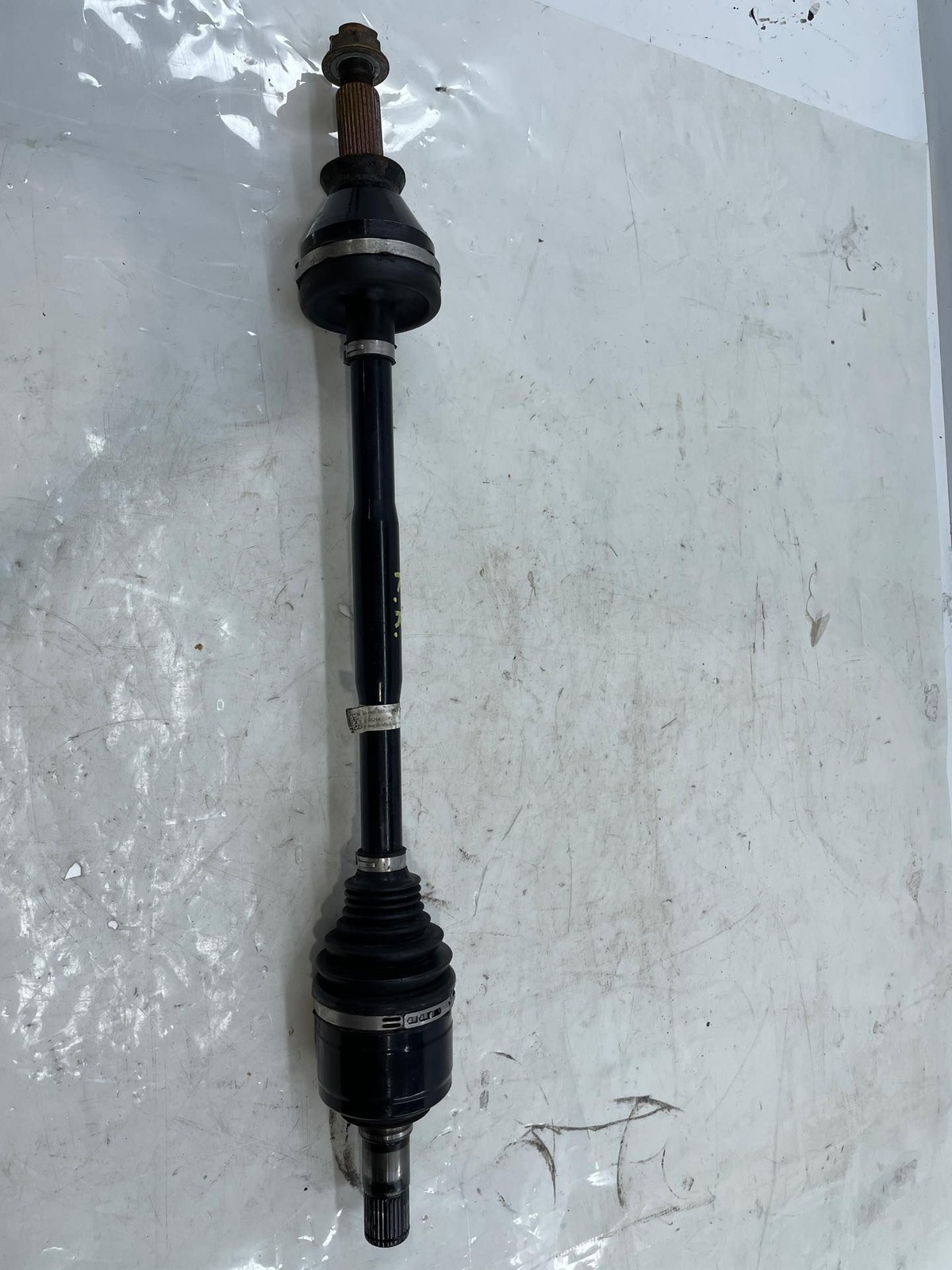 2014 Maserati Quattroporte S RH Passenger Rear CV Axle With Axle Nut 06700054530