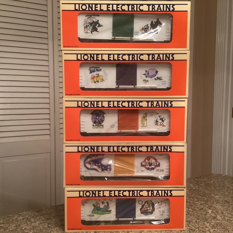 Lionel Mickey Mouse Hi -cube Boxcars