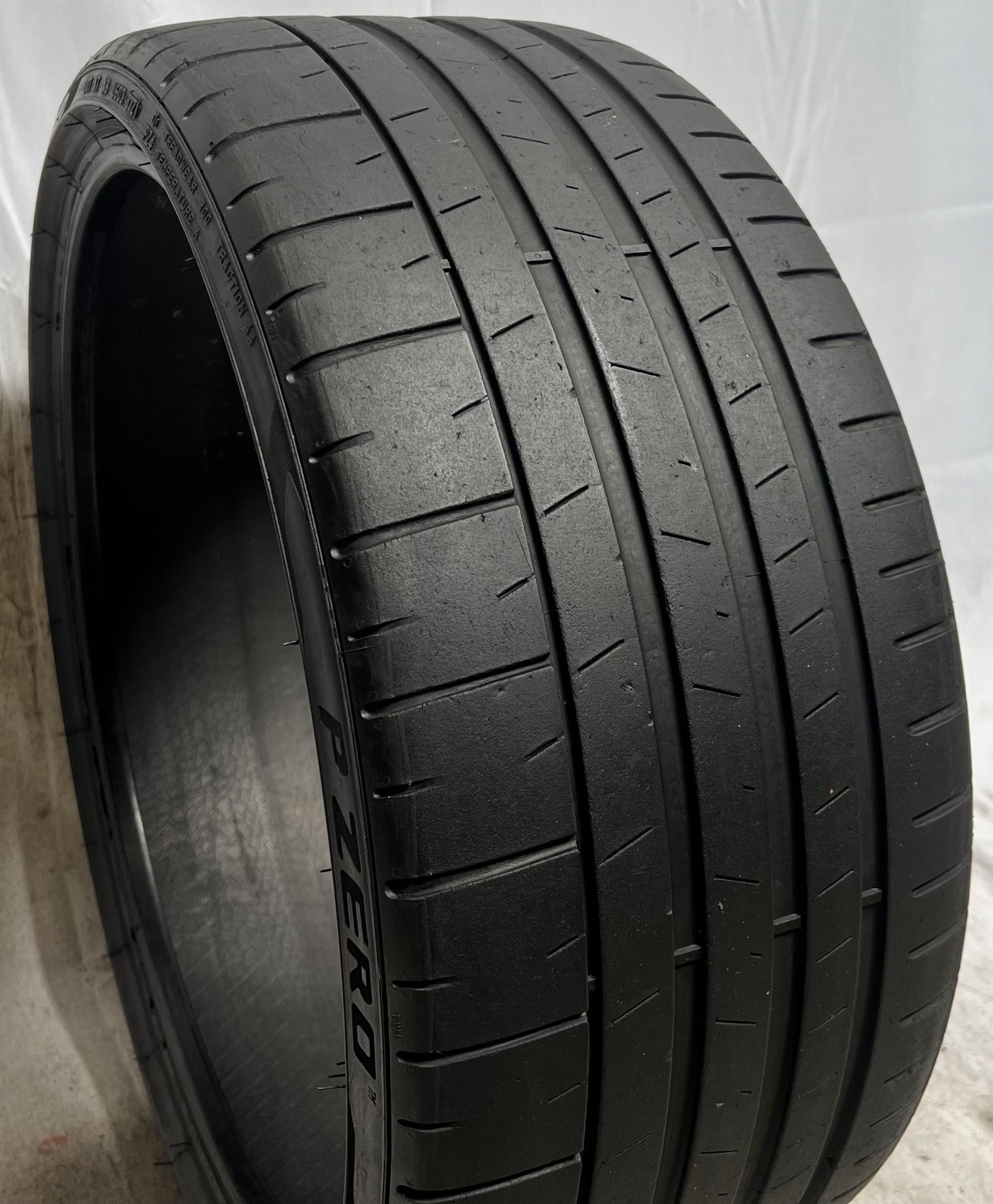 1 - NO REPAIRS 245/30ZR20 XL (90Y) Pirelli P Zero PZ4 (L) Lamborghini - 4155