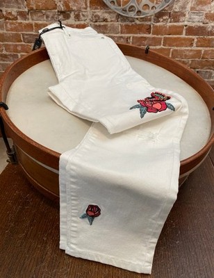 DG2 Diane Gilman Jean 4 Ivory Distressed Butterfly Flower Embroidered Skinny New