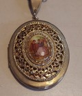VINTAGE Victorian Courting Couple Locket - Gold Tone Necklace - 24” — photo 2