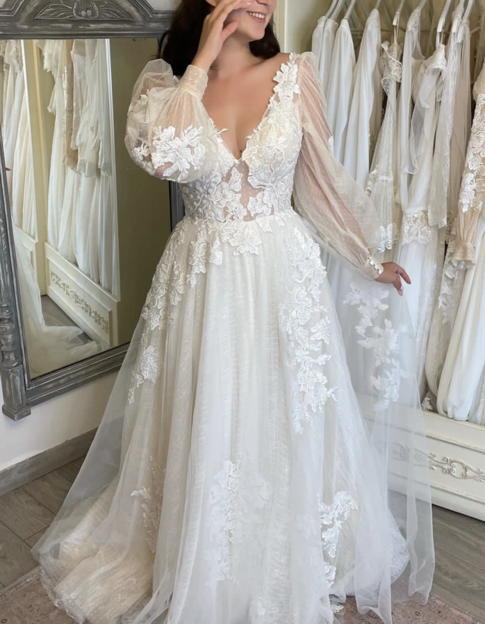 RYANTH Women's Boho Wedding Dress - V Neck Long Sleeve Lace A-Line Gown