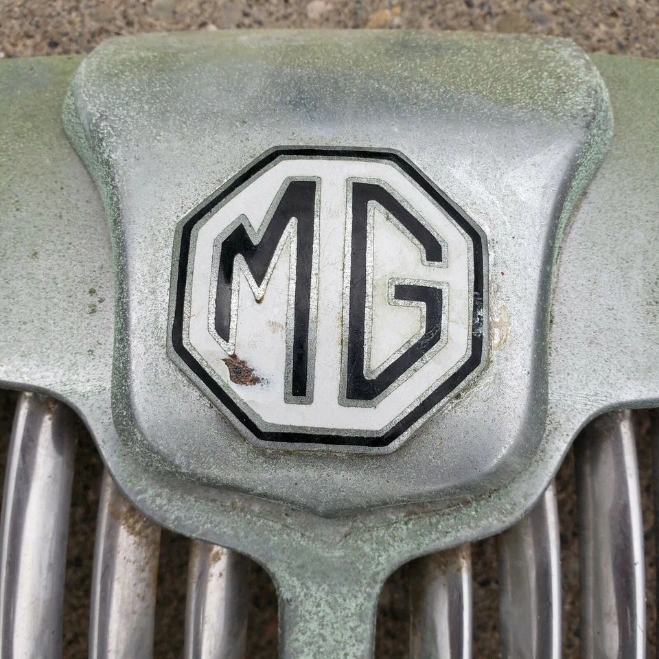 Conjunto de parrilla delantera de coche MG de colección raro de los años 50 y 60 61 garajes MGA Morris Foto 2 de 4