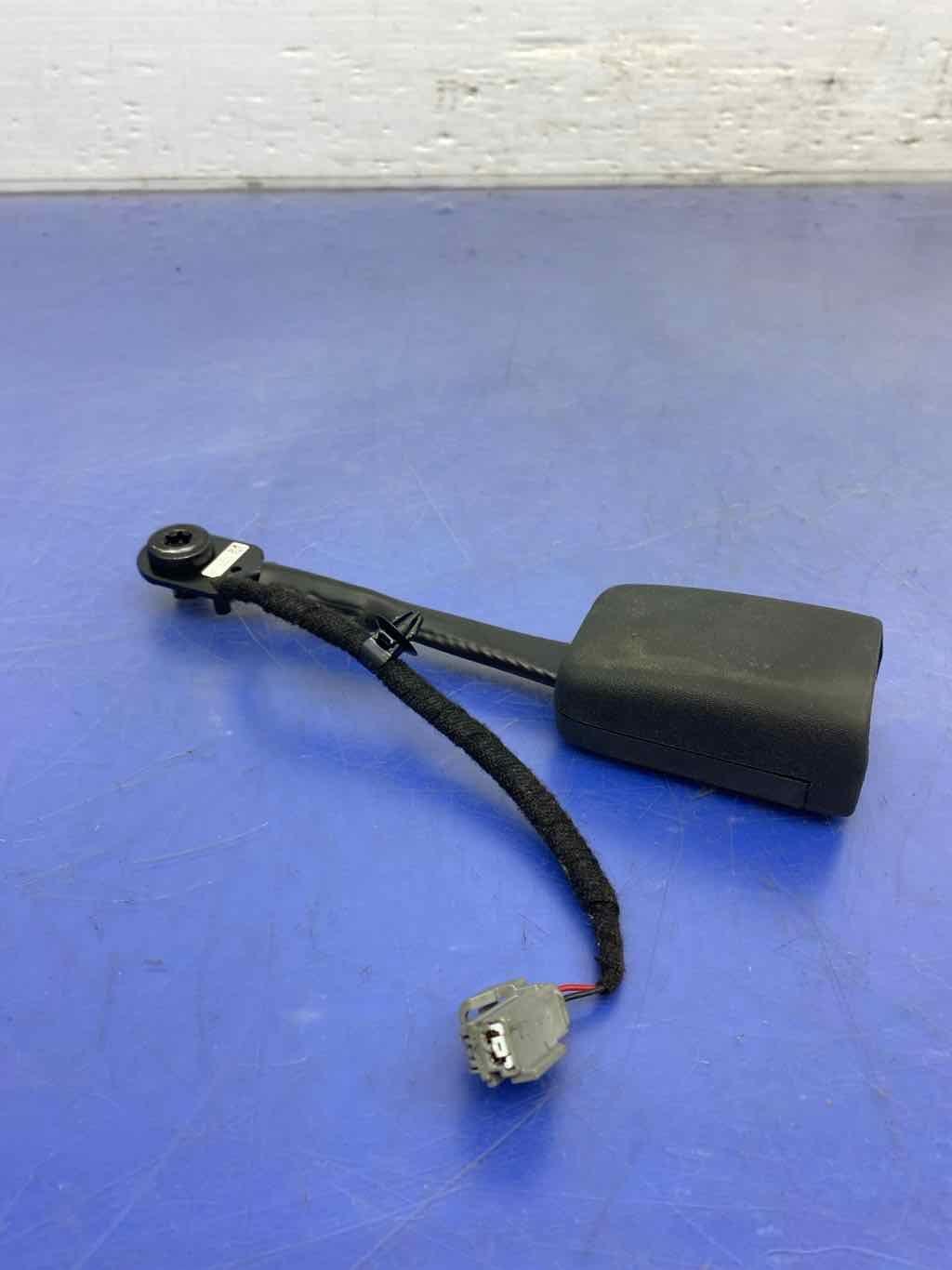 2017 - 2020 MASERATI LEVANTE M161 OEM FRONT LEFT SEAT BELT BUCKLE 6700629970