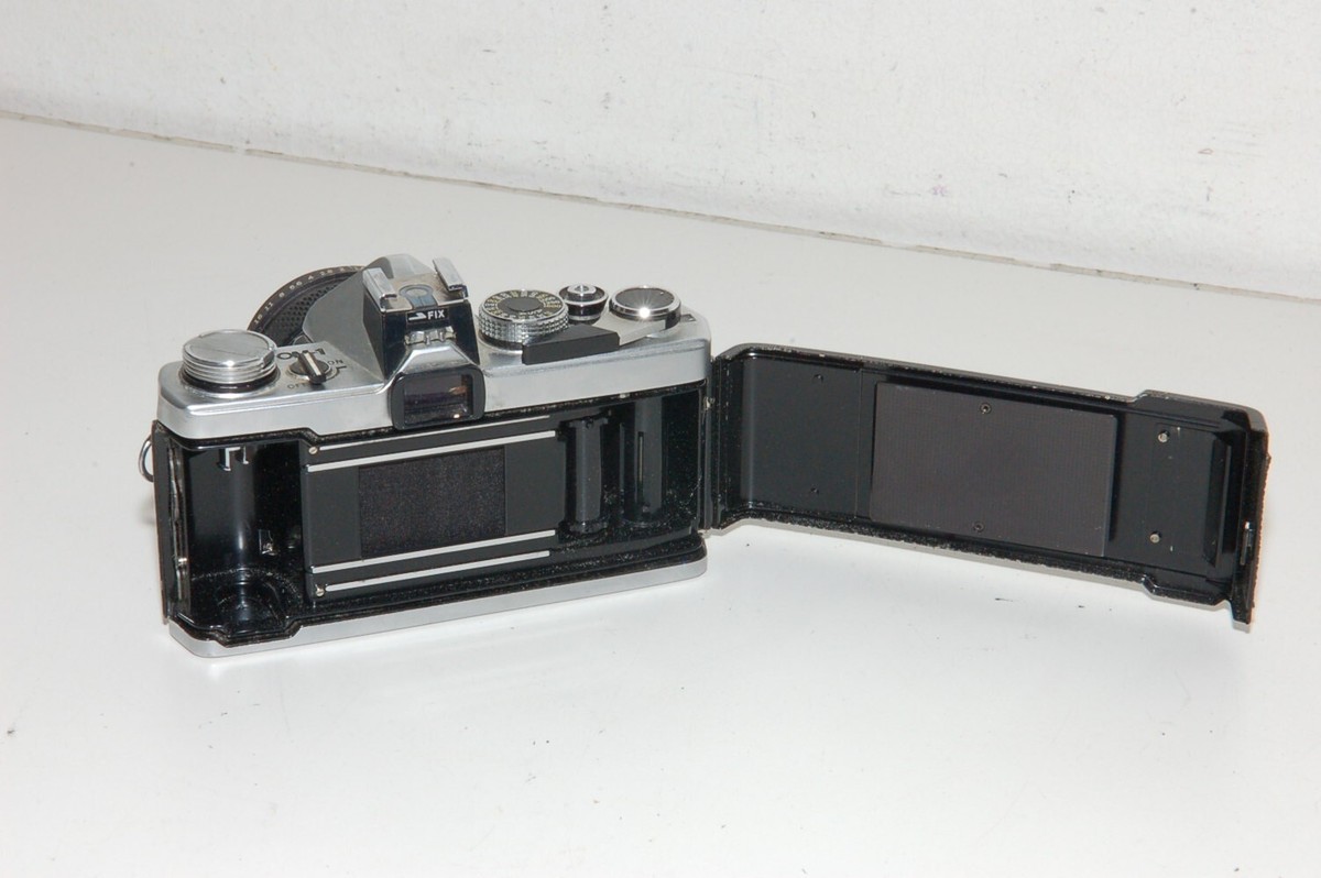 Olympus OM-1 w/ F.Zuiko Auto-S 50mm 1.4 Lens for parts. film door