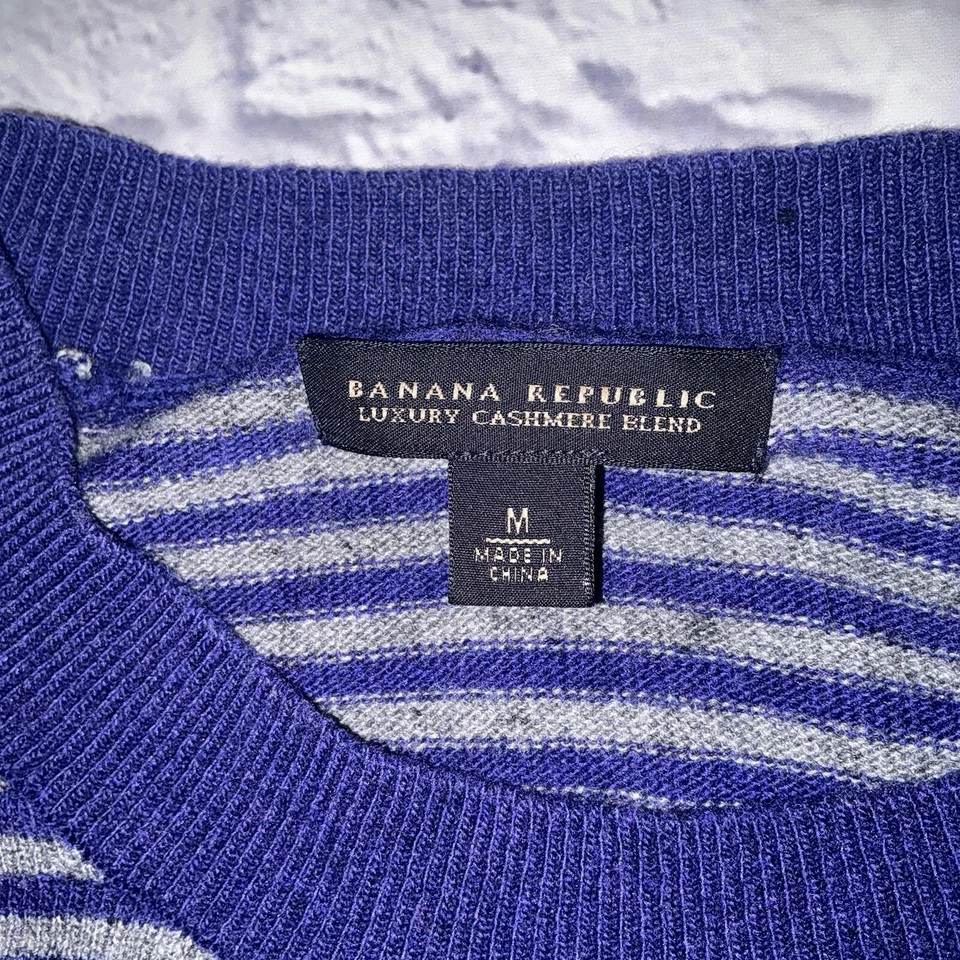 Suéter mediano para mujer Banana Republic gris púrpura a rayas lana mezcla cachemir Foto 2 de 4