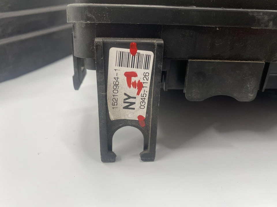 2005 GMC Envoy Chevrolet Trailblazer 5.3 Engine Bay Fuse Box 15210964-1 - Image 3 of 4