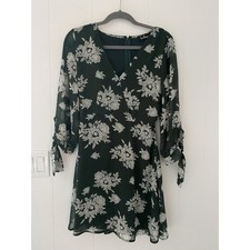 Lulus Sz S Unbelievable Beauty Green Whte Floral Print Long Sleeve Skater Dress