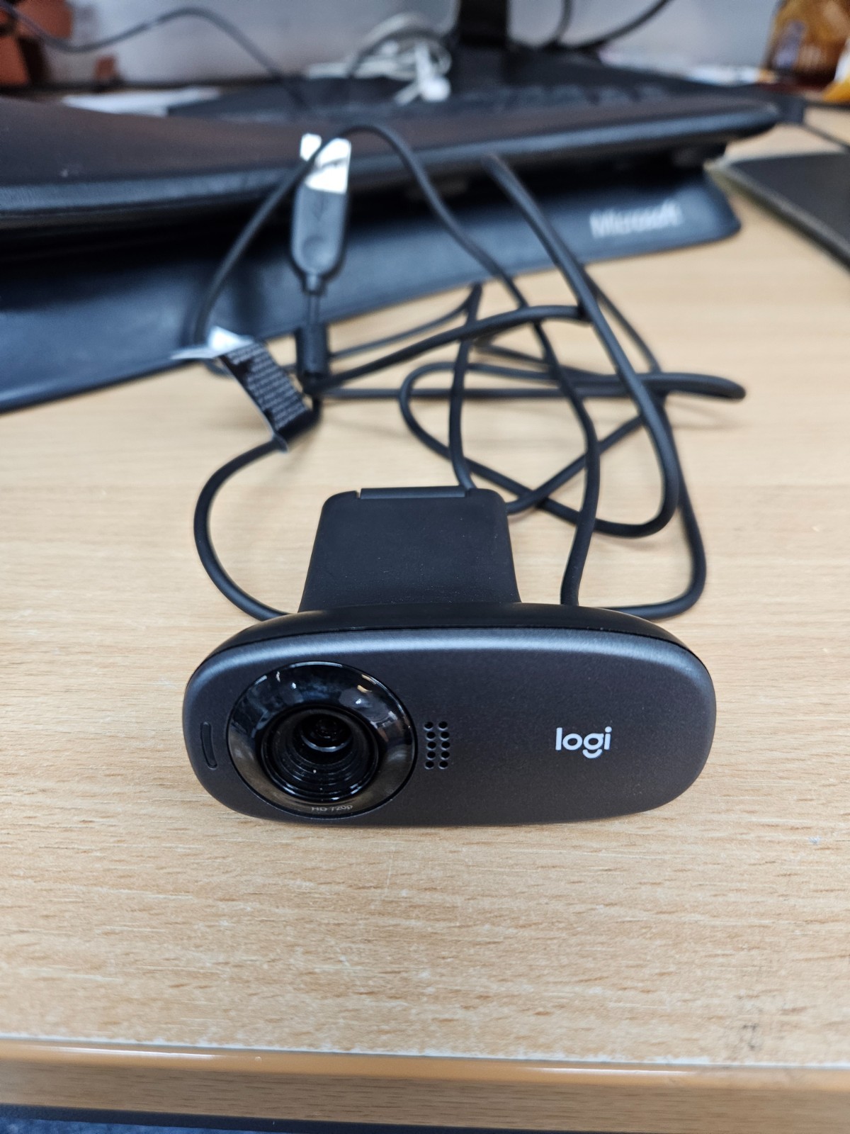 Logitech C310 HD Webcam with Light Correction (960-001065) - No Box Clearance