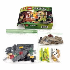 Lego Ninjago 9440 Venomari Shrine Zane Zx w/ Shoulder Armor Minifigure Complete