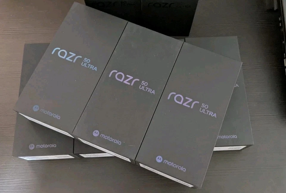 Motorola Razr 50 Ultra 12+256GB 5G Unlocked Brand new sealed Japan Stock - Image 4 of 4