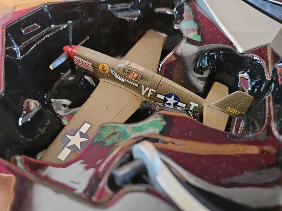 Corgi Limited 1:72 P-51B-5 Captain Don Gentile Shangri-LA Die-Cast Plane NEW - Image 2 of 4