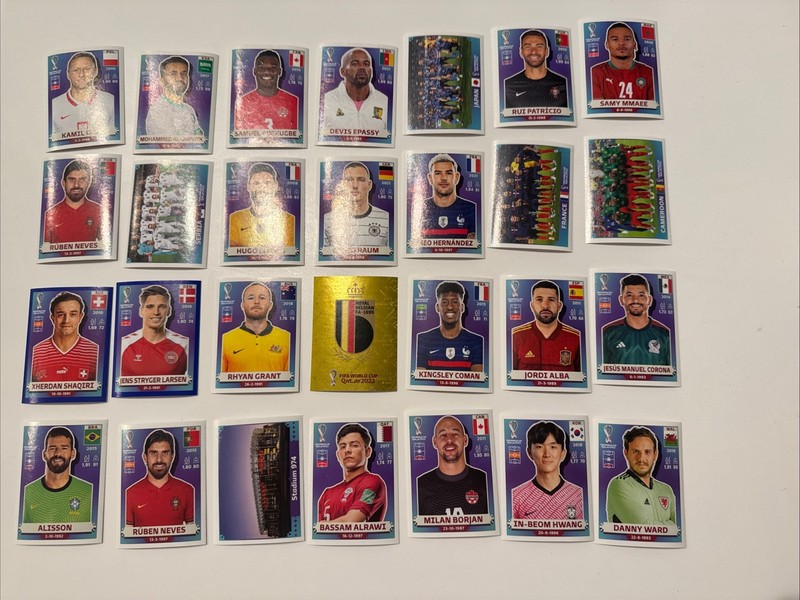 2022 FIFA SOCCER * PANINI * LOT OF 28 ~ STICKERS *