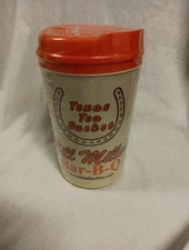New Thermo Serv Bill Miller Bar-B-Q 34oz Deluxe Texas Tea Travel Cup Mug USA