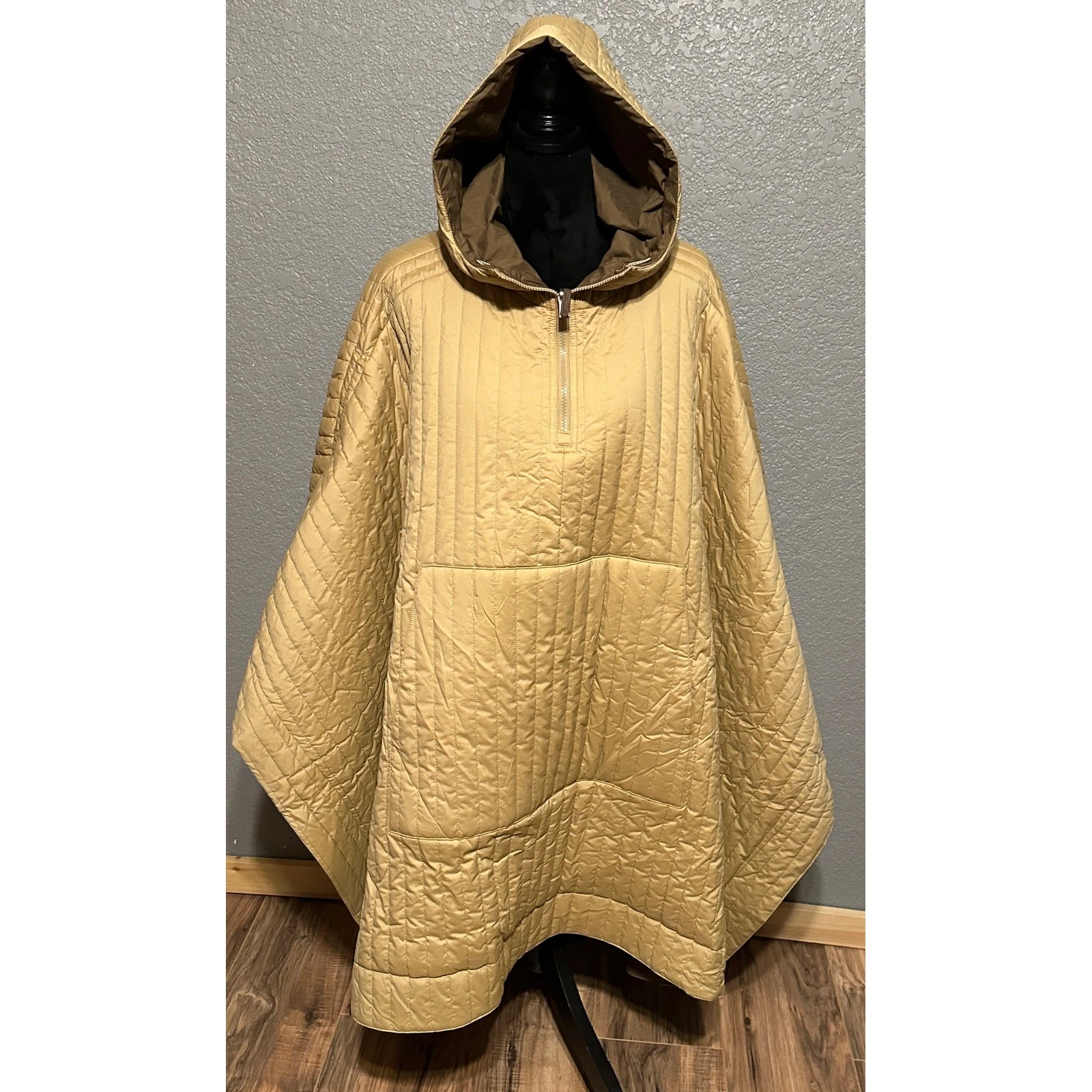 RLX Ralph Lauren Quilted Oversize Water resistant Hooded Poncho One Size
Opens in a new window or ta