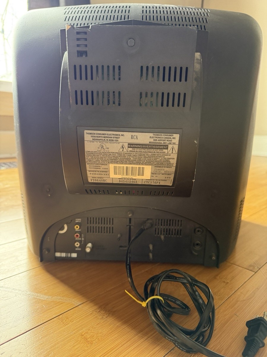 RCA ColorTrak XS Stereo Vintage CRT TV F20640BC Model F20640BC