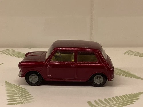 ORIGINAL  VINTAGE CORGI MORRIS MINI-MINOR No. 226a MINT COND. AWESOME!  1960-71