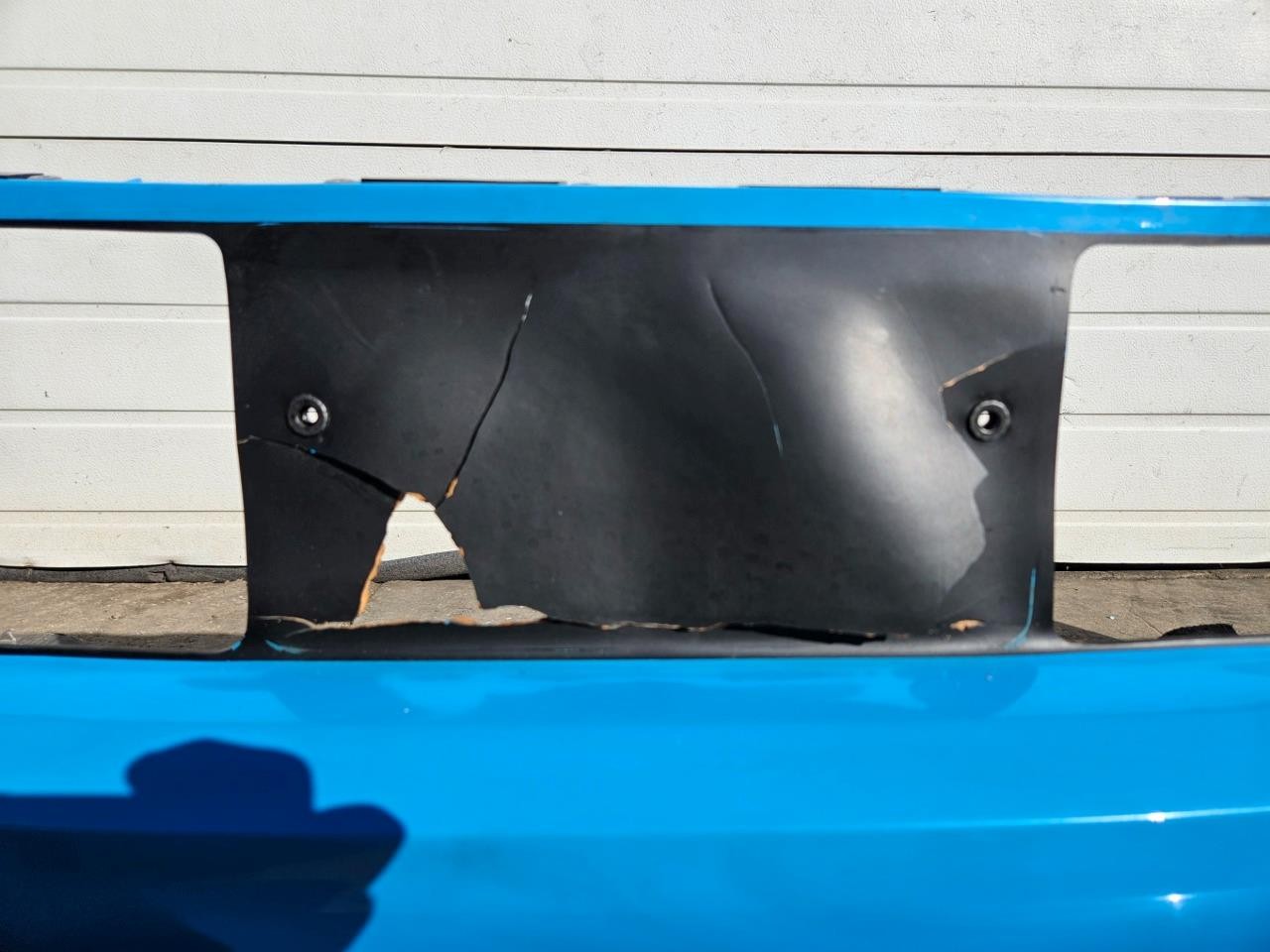 2017-2023 Audi R8 Plus OEM Rear Bumper Cover & Aftermarket Carbon Fiber Trim Ara